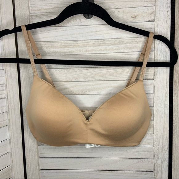 Calvin Klein Other - Calvin Klein Nude Soft Comfort Wireless Lightly Lined Bra